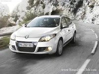 Renault-Megane_Estate_GT_Line_2011_3.webp