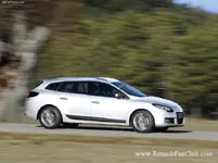 Renault-Megane_Estate_GT_Line_2011_9.webp