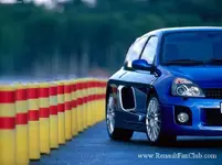 Renault-Clio_V6_Renault_Sport_2003_10.webp