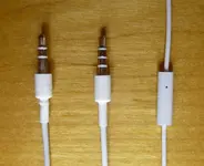 734px-IPod_and_iPhone_audio_plugs.webp