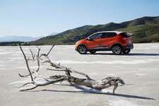 enault-captur-officially-revealed-photo-gallery_16.jpg