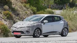 2017-renault-clio-facelift-spy-photo.webp